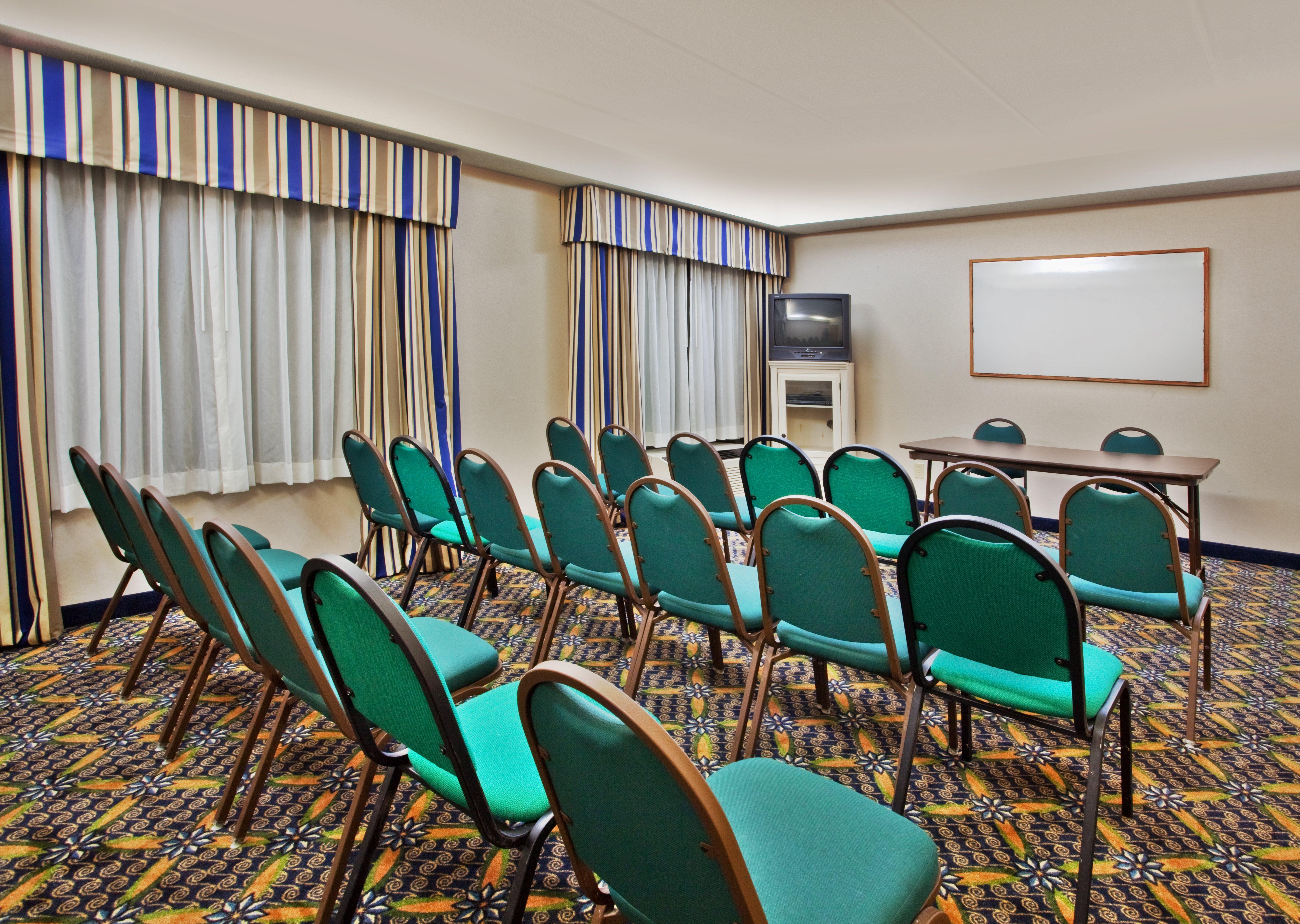 Holiday Inn Express Hotel & Suites Lawrenceville By Ihg מראה חיצוני תמונה