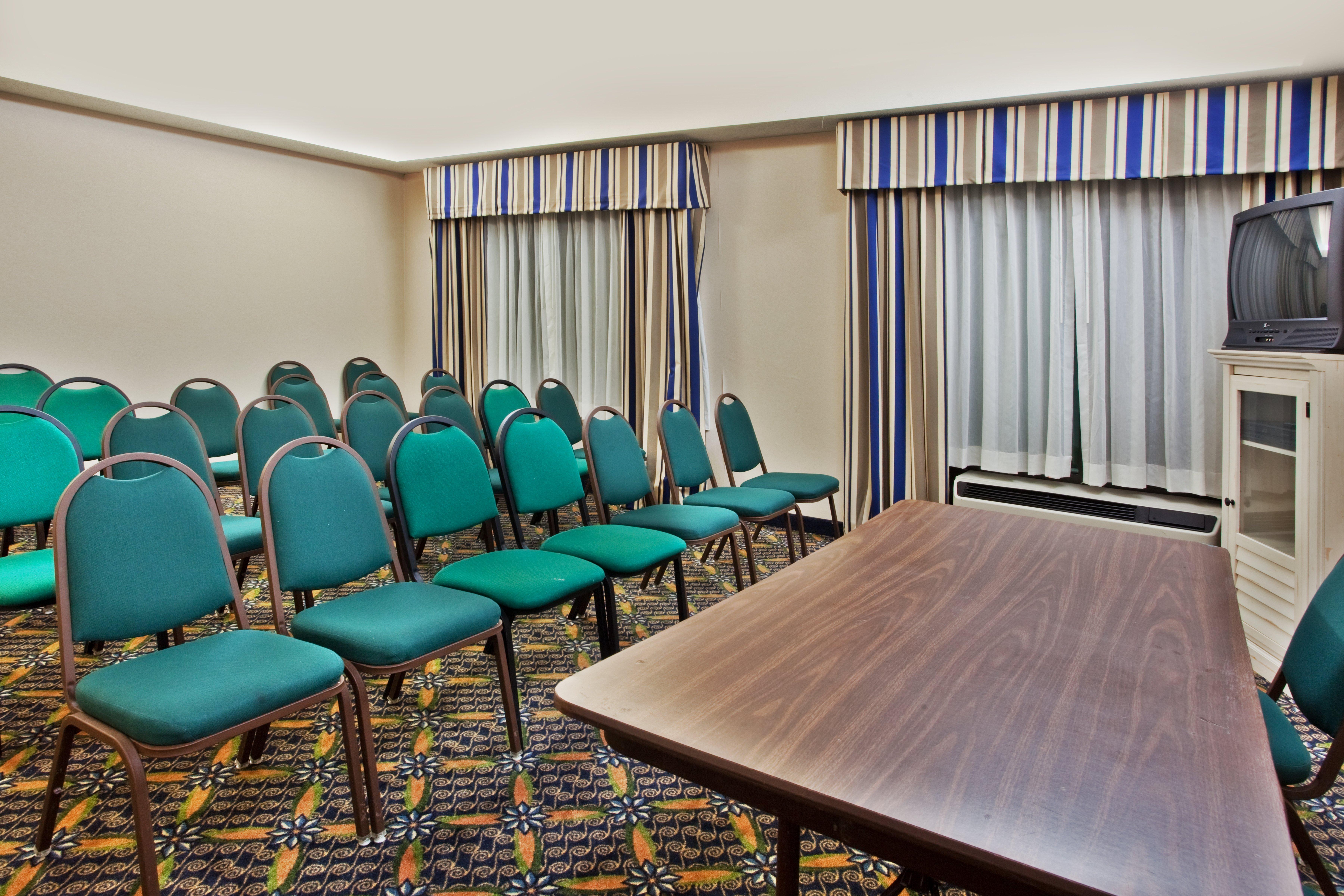 Holiday Inn Express Hotel & Suites Lawrenceville By Ihg מראה חיצוני תמונה