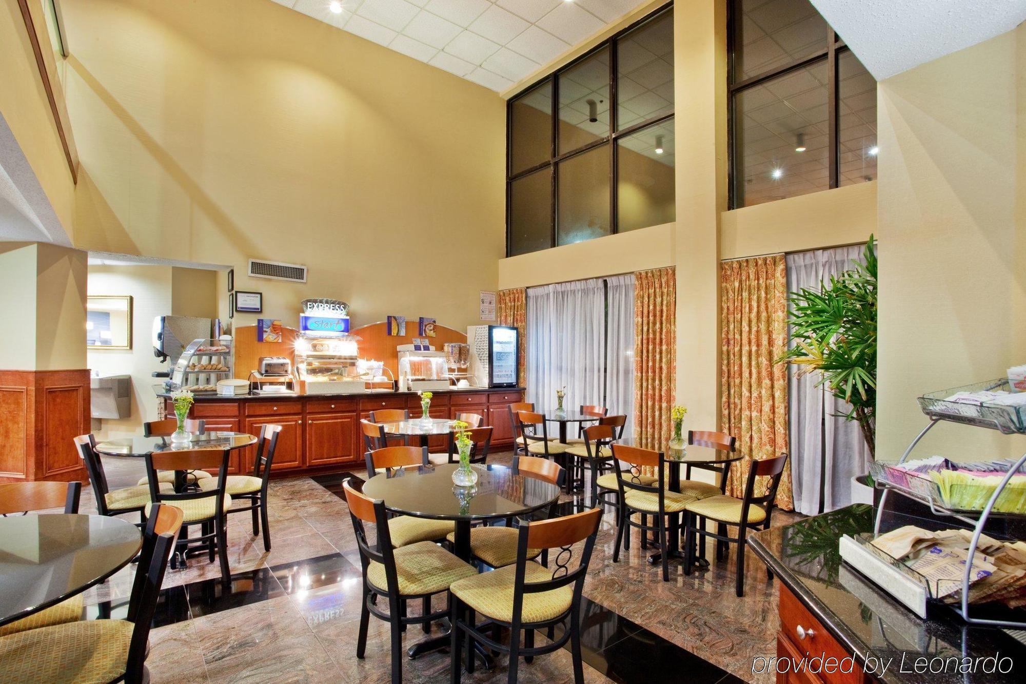 Holiday Inn Express Hotel & Suites Lawrenceville By Ihg מראה חיצוני תמונה