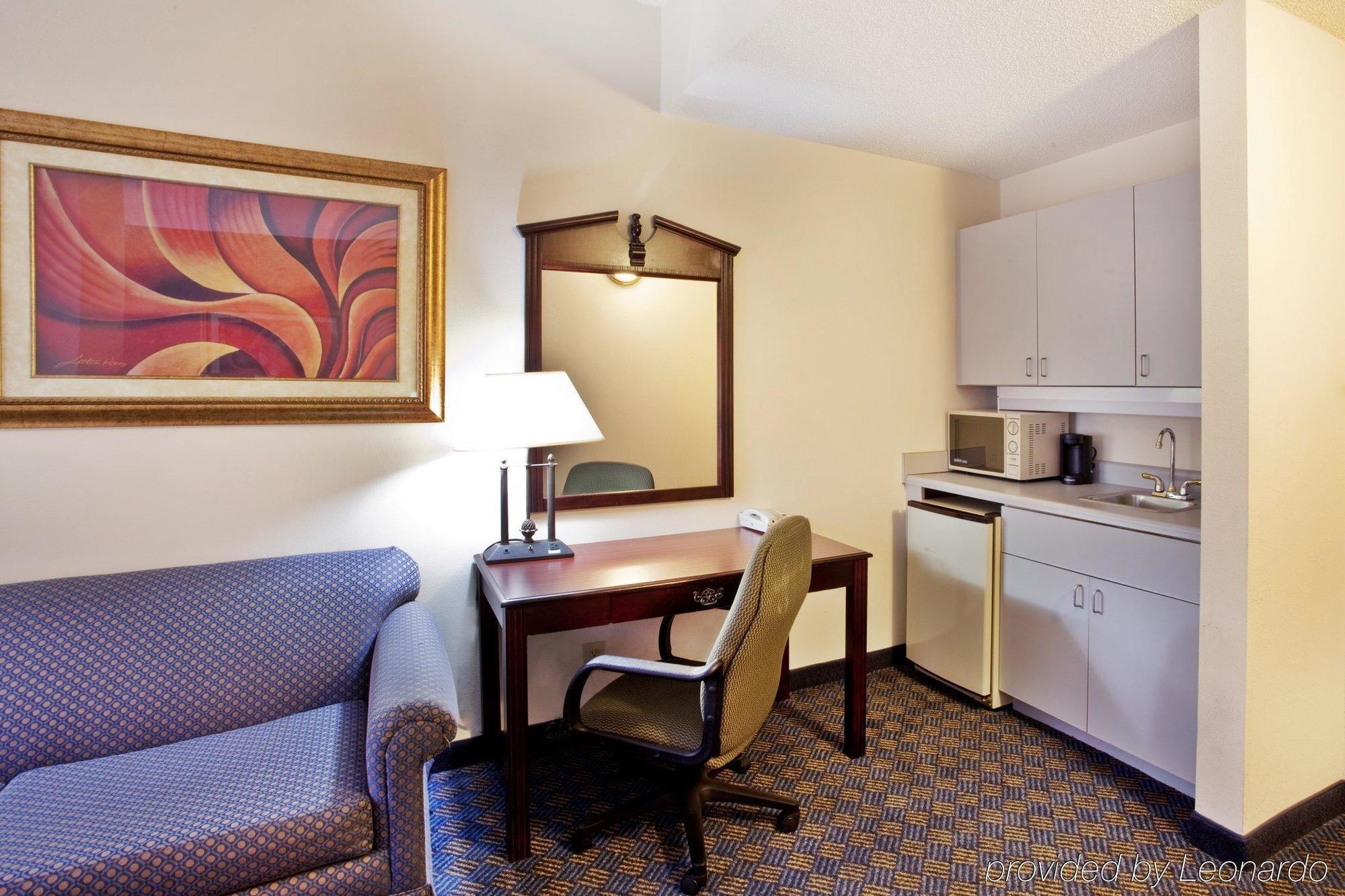 Holiday Inn Express Hotel & Suites Lawrenceville By Ihg מראה חיצוני תמונה