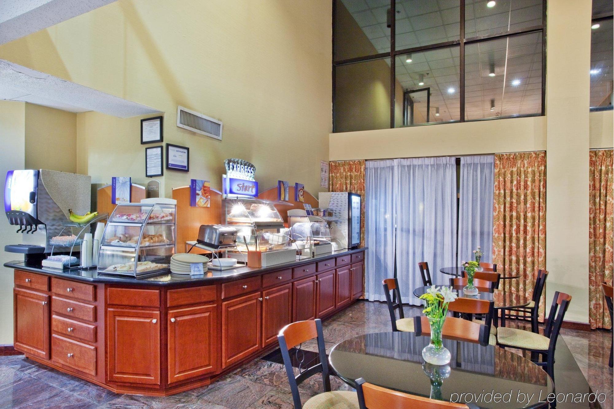 Holiday Inn Express Hotel & Suites Lawrenceville By Ihg מראה חיצוני תמונה
