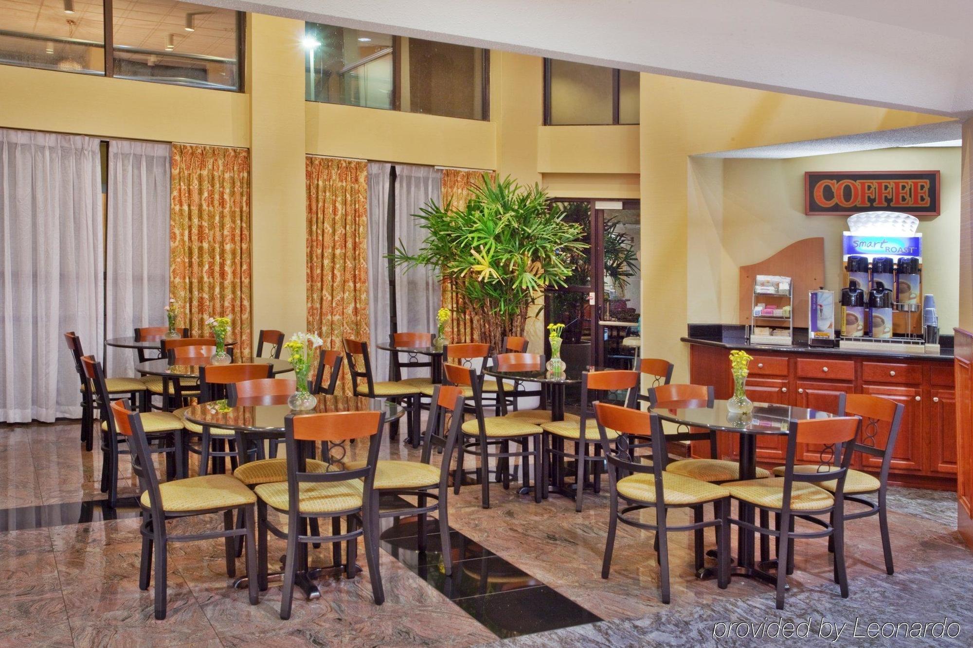 Holiday Inn Express Hotel & Suites Lawrenceville By Ihg מראה חיצוני תמונה