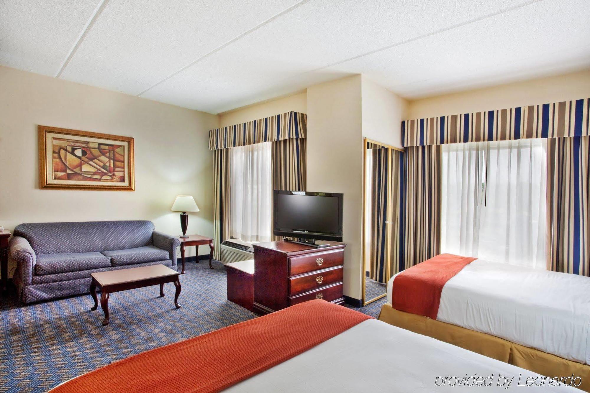 Holiday Inn Express Hotel & Suites Lawrenceville By Ihg מראה חיצוני תמונה